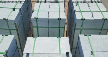 亳州 芝麻白花岗岩5公分地铺石 花岗岩厂家工厂装车日常