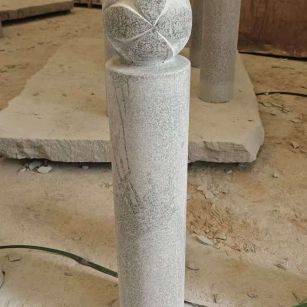 亳州 芝麻白花岗岩石材挡车石柱、停车柱、圆柱挡车柱、方柱挡车柱等