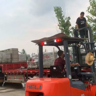 亳州 黄金麻冰裂纹，地铺石装车