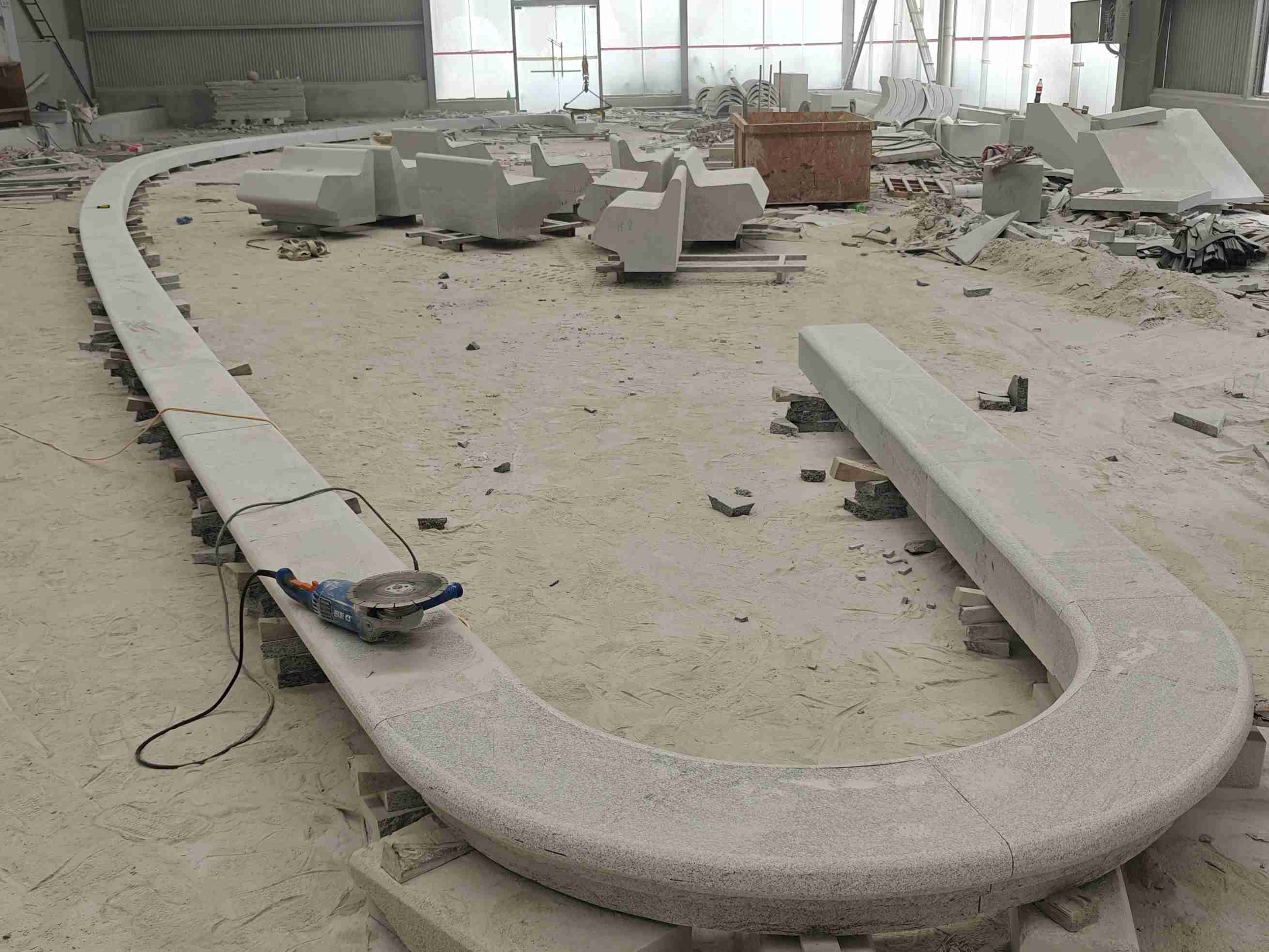 亳州 芝麻白花岗岩弧形花坛石，坐凳石