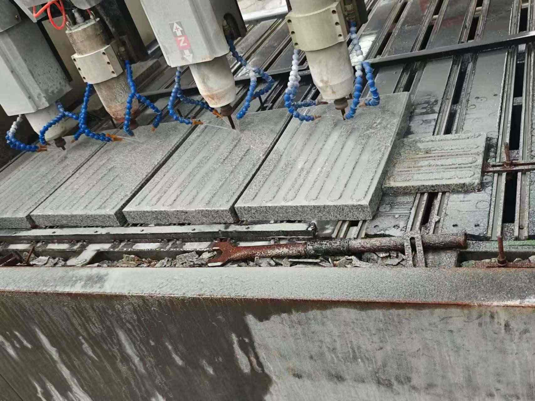 亳州 芝麻白花岗岩荔枝面盲道雕刻