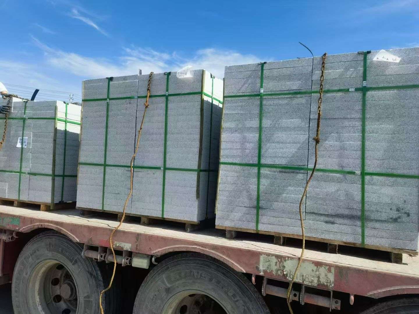 亳州 芝麻白花岗岩地铺石装车日常