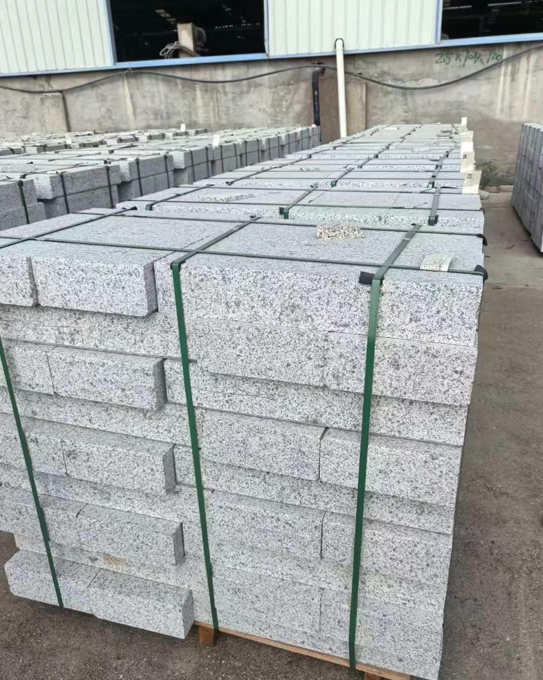 亳州 白麻花岗岩路沿石，弧形路沿石，道牙石，马路牙子，界石，路缘石，平沿石，直岩石，平缘石等