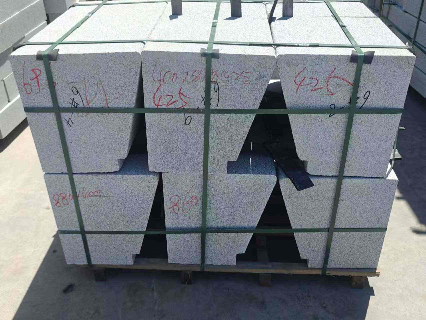 亳州 芝麻白异形坐凳，石凳