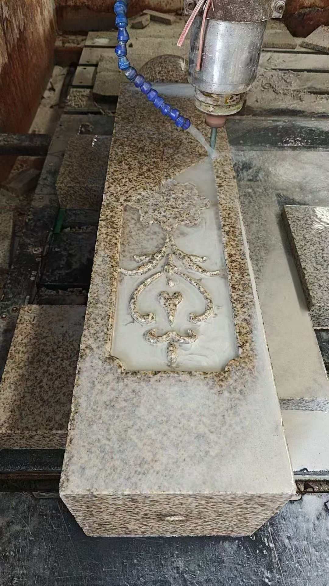 亳州 黄金麻花岗岩异形加工雕刻栏杆大柱