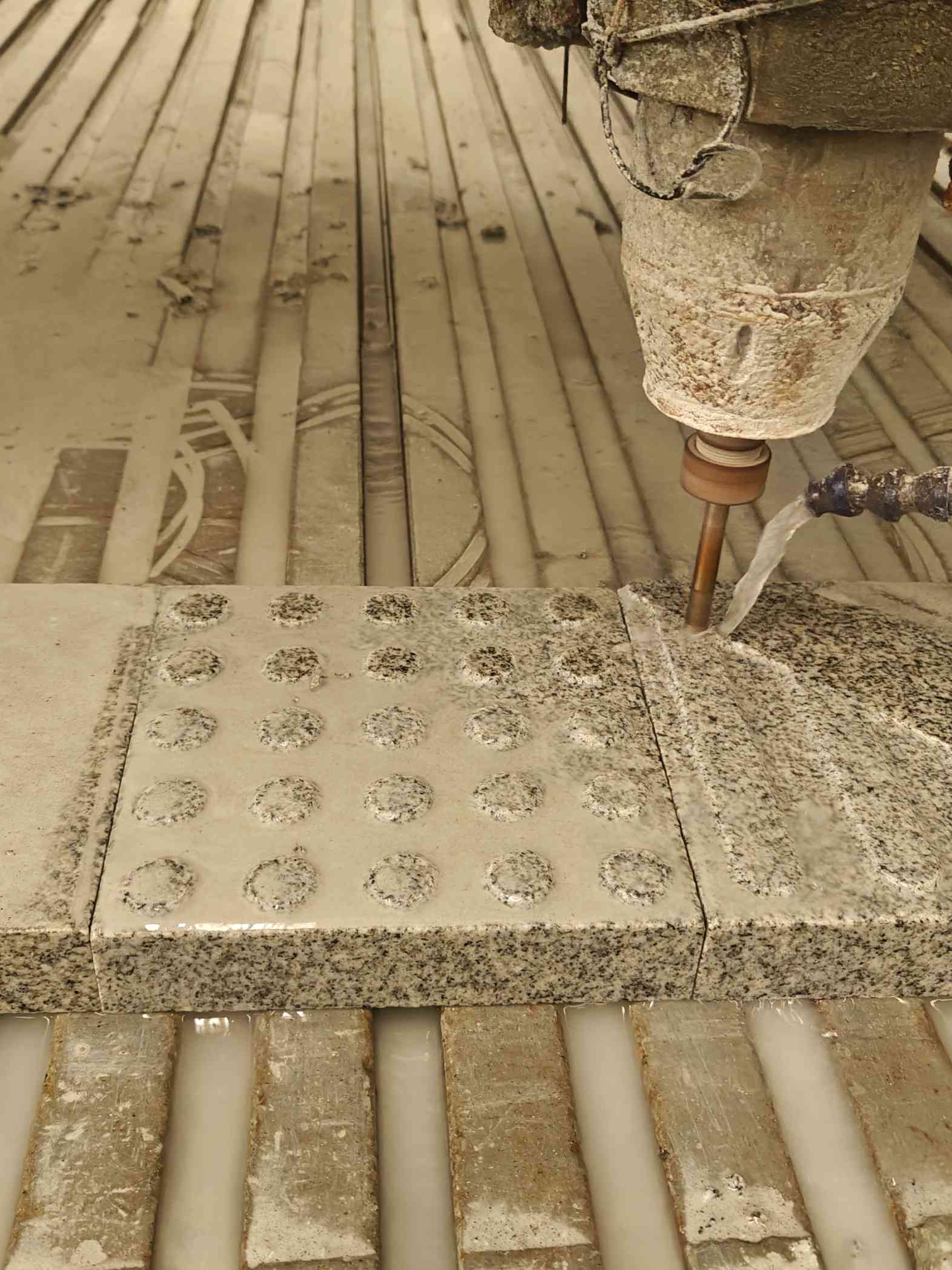 亳州 芝麻白花岗岩石材盲人石、盲道石、盲点石