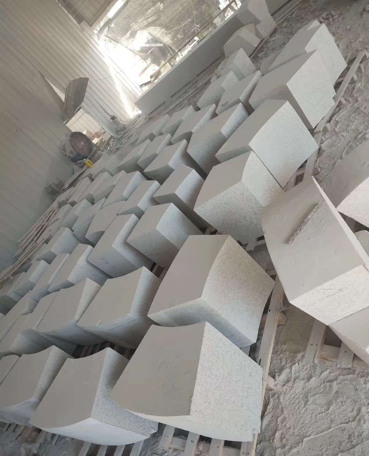 亳州 白麻花岗岩异形坐凳