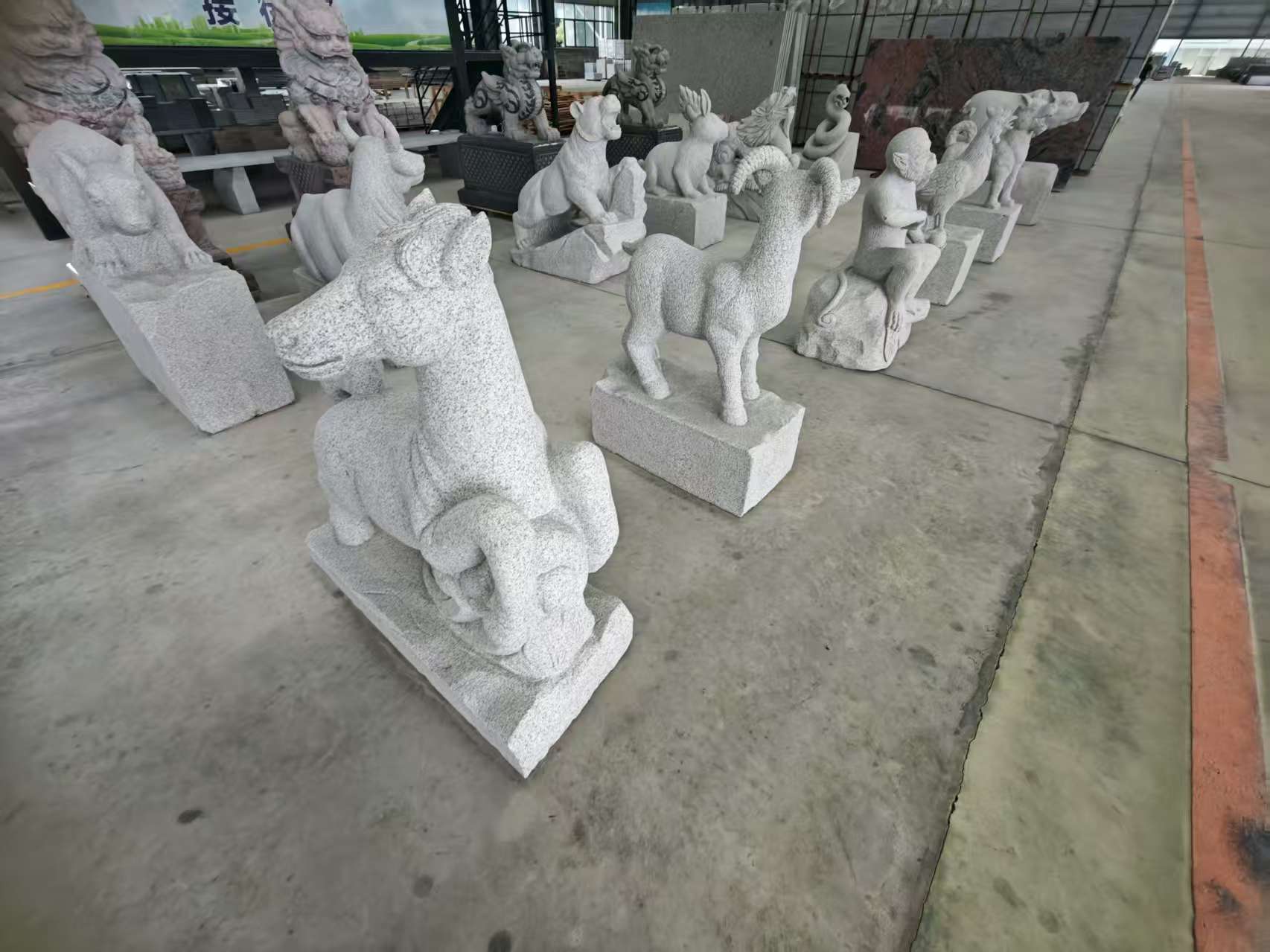 亳州 芝麻白花岗岩造型立体雕刻——十二生肖